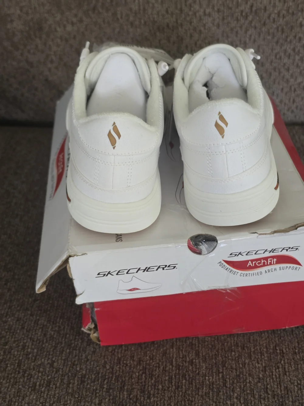 Skechers Street Arch Fit Arcade Meet Ya There White Sneakers Size 9.5